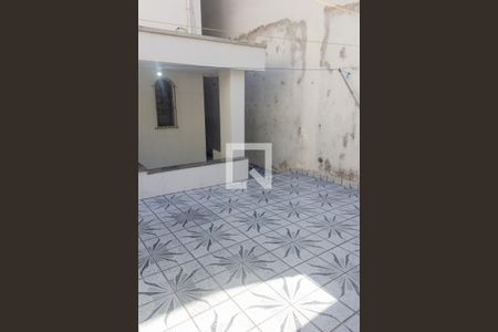 Casa à venda com 150m², 4 quartos e 2 vagas Casa à venda com 150m², 4 quartos e 2 vagasQuintal