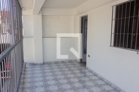 Casa à venda com 150m², 4 quartos e 2 vagas Casa à venda com 150m², 4 quartos e 2 vagasVaranda
