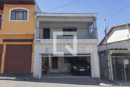 Casa à venda com 150m², 4 quartos e 2 vagas Casa à venda com 150m², 4 quartos e 2 vagasFachada