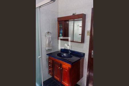 Casa à venda com 150m², 4 quartos e 2 vagas Casa à venda com 150m², 4 quartos e 2 vagasBanheiro 1