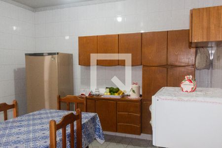 Casa à venda com 150m², 4 quartos e 2 vagas Casa à venda com 150m², 4 quartos e 2 vagasCozinha