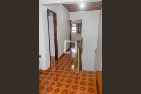 Casa à venda com 150m², 4 quartos e 2 vagas Casa à venda com 150m², 4 quartos e 2 vagasCorredor - Quartos e Banheiro