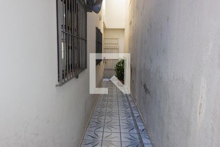 Casa à venda com 150m², 4 quartos e 2 vagas Casa à venda com 150m², 4 quartos e 2 vagasQuintal - Corredor