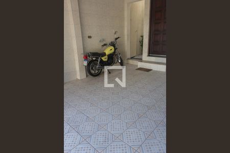 Casa à venda com 150m², 4 quartos e 2 vagas Casa à venda com 150m², 4 quartos e 2 vagasGaragem