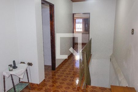 Casa à venda com 150m², 4 quartos e 2 vagas Casa à venda com 150m², 4 quartos e 2 vagasCorredor - Quartos e Banheiro