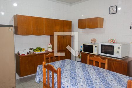 Casa à venda com 150m², 4 quartos e 2 vagas Casa à venda com 150m², 4 quartos e 2 vagasCozinha