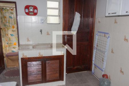 Casa à venda com 150m², 4 quartos e 2 vagas Casa à venda com 150m², 4 quartos e 2 vagasCozinha (edícula)