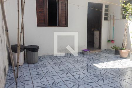 Casa à venda com 150m², 4 quartos e 2 vagas Casa à venda com 150m², 4 quartos e 2 vagasQuintal