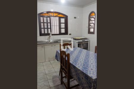 Casa à venda com 150m², 4 quartos e 2 vagas Casa à venda com 150m², 4 quartos e 2 vagasCozinha