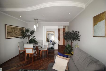 Sala de apartamento à venda com 3 quartos, 75m² em Vila Domitila, São Paulo