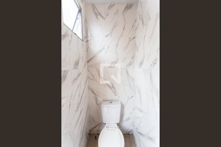 Casa à venda com 232m², 8 quartos e sem vagaLavabo