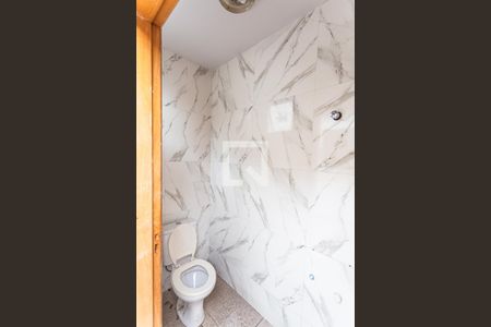 Casa à venda com 232m², 8 quartos e sem vagaLavabo