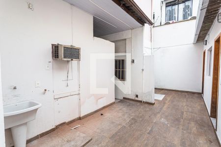 Casa à venda com 232m², 8 quartos e sem vagaÁrea de Serviço