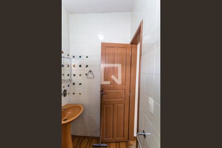 Casa à venda com 232m², 8 quartos e sem vagaBanheiro Social da Casa de Cima