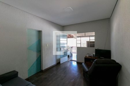 Sala de casa à venda com 3 quartos, 286m² em Aparecida, Belo Horizonte