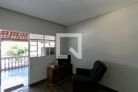 Sala de casa à venda com 3 quartos, 286m² em Aparecida, Belo Horizonte