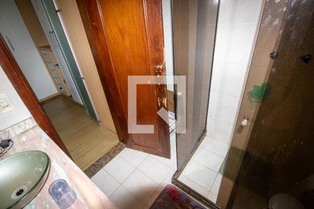 Casa de condomínio à venda com 600m², 3 quartos e 4 vagas Casa de condomínio à venda com 600m², 3 quartos e 4 vagasBanheiro