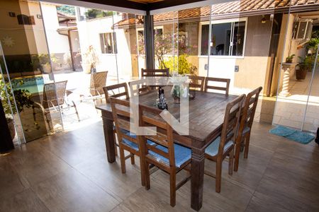 Casa de condomínio à venda com 600m², 3 quartos e 4 vagas Casa de condomínio à venda com 600m², 3 quartos e 4 vagasCozinha