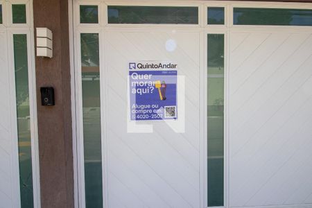 Casa de condomínio à venda com 600m², 3 quartos e 4 vagas Casa de condomínio à venda com 600m², 3 quartos e 4 vagasPlaquinha