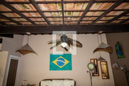 Casa de condomínio à venda com 600m², 3 quartos e 4 vagas Casa de condomínio à venda com 600m², 3 quartos e 4 vagasÁrea externa