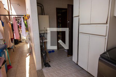 Casa de condomínio à venda com 600m², 3 quartos e 4 vagas Casa de condomínio à venda com 600m², 3 quartos e 4 vagasÁrea de serviço