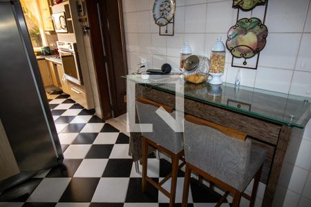 Casa de condomínio à venda com 600m², 3 quartos e 4 vagas Casa de condomínio à venda com 600m², 3 quartos e 4 vagasCozinha