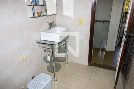 Casa de condomínio à venda com 600m², 3 quartos e 4 vagas Casa de condomínio à venda com 600m², 3 quartos e 4 vagasBanheiro