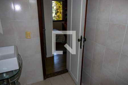 Casa de condomínio à venda com 600m², 3 quartos e 4 vagas Casa de condomínio à venda com 600m², 3 quartos e 4 vagasBanheiro