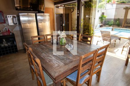 Casa de condomínio à venda com 600m², 3 quartos e 4 vagas Casa de condomínio à venda com 600m², 3 quartos e 4 vagasCozinha