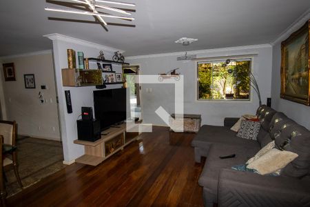 Sala de casa de condomínio à venda com 3 quartos, 600m² em Anil, Rio de Janeiro