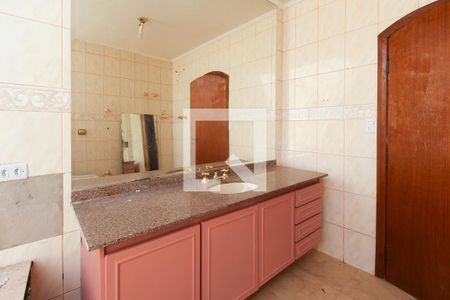 Casa à venda com 480m², 3 quartos e 6 vagasBanheiro da Suíte 1