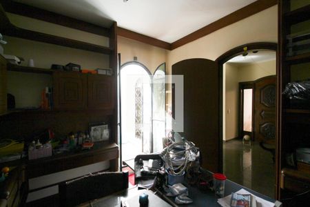 Casa à venda com 480m², 3 quartos e 6 vagasEscritório 