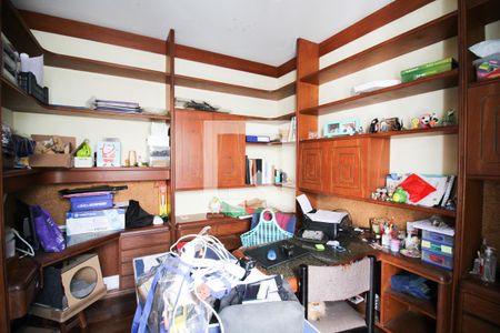 Casa à venda com 480m², 3 quartos e 6 vagasEscritório 