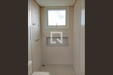 Casa à venda com 686m², 4 quartos e 4 vagas Casa à venda com 686m², 4 quartos e 4 vagasBanheiro suite 1