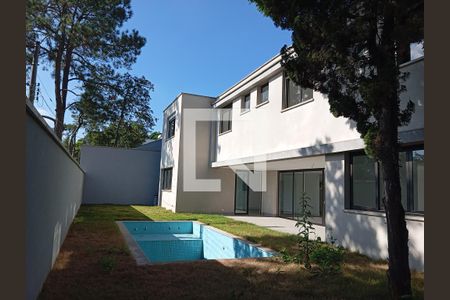 Casa à venda com 686m², 4 quartos e 4 vagas Casa à venda com 686m², 4 quartos e 4 vagasÁrea externa