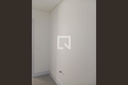 Casa à venda com 686m², 4 quartos e 4 vagas Casa à venda com 686m², 4 quartos e 4 vagasBanheiro 2