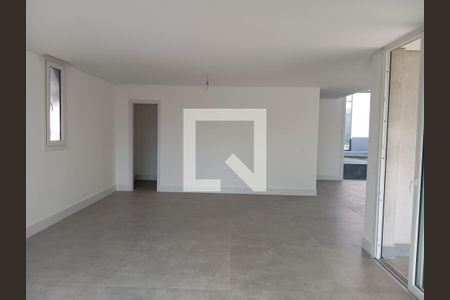 Casa à venda com 686m², 4 quartos e 4 vagas Casa à venda com 686m², 4 quartos e 4 vagasCozinha