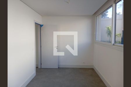 Casa à venda com 686m², 4 quartos e 4 vagas Casa à venda com 686m², 4 quartos e 4 vagasEscritório