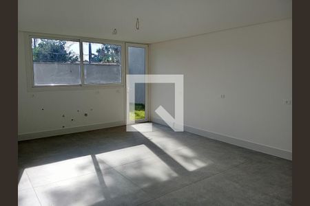 Casa à venda com 686m², 4 quartos e 4 vagas Casa à venda com 686m², 4 quartos e 4 vagasCozinha