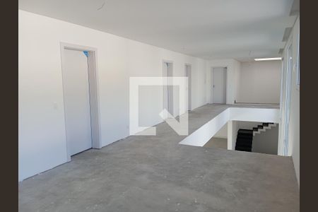 Casa à venda com 686m², 4 quartos e 4 vagas Casa à venda com 686m², 4 quartos e 4 vagasSala
