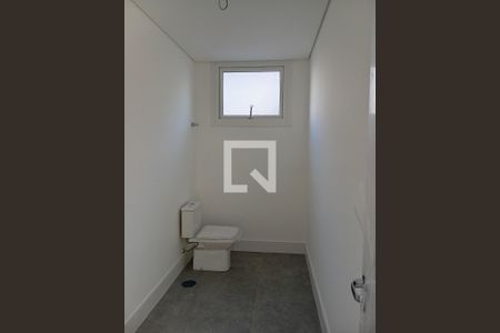 Casa à venda com 686m², 4 quartos e 4 vagas Casa à venda com 686m², 4 quartos e 4 vagasBanheiro 2