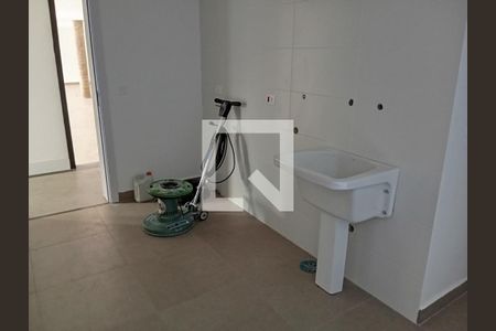 Casa à venda com 686m², 4 quartos e 4 vagas Casa à venda com 686m², 4 quartos e 4 vagasÁrea de Serviço