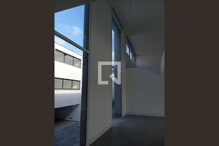 Casa à venda com 686m², 4 quartos e 4 vagas Casa à venda com 686m², 4 quartos e 4 vagasHall