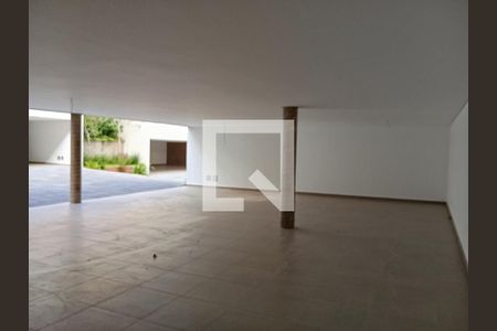 Casa à venda com 686m², 4 quartos e 4 vagas Casa à venda com 686m², 4 quartos e 4 vagasGaragem