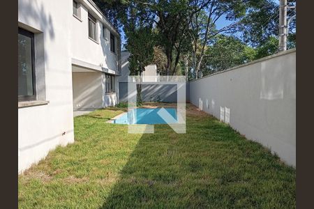 Casa à venda com 686m², 4 quartos e 4 vagas Casa à venda com 686m², 4 quartos e 4 vagasÁrea externa
