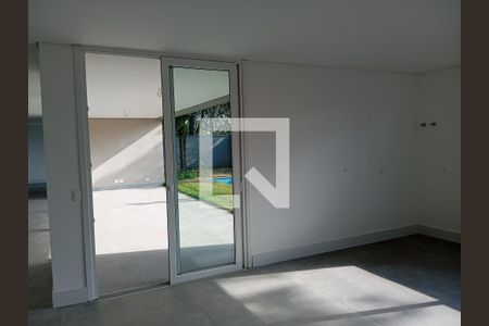 Casa à venda com 686m², 4 quartos e 4 vagas Casa à venda com 686m², 4 quartos e 4 vagasCozinha