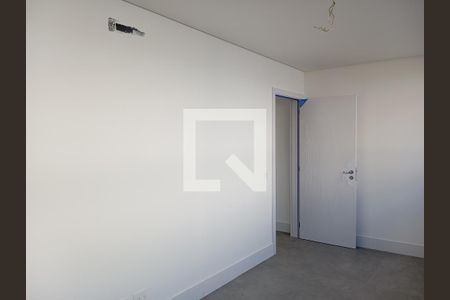 Casa à venda com 686m², 4 quartos e 4 vagas Casa à venda com 686m², 4 quartos e 4 vagasEscritório