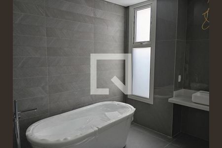 Casa à venda com 686m², 4 quartos e 4 vagas Casa à venda com 686m², 4 quartos e 4 vagasBanheiro Suite 4