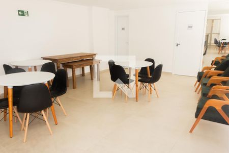 Apartamento à venda com 49m², 2 quartos e 1 vaga Apartamento à venda com 49m², 2 quartos e 1 vagaÁrea comum - Salão de festas