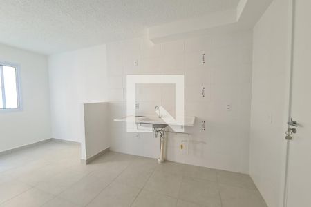 Cozinha e área de serviço de apartamento para alugar com 2 quartos, 33m² em Vila Ema, São Paulo